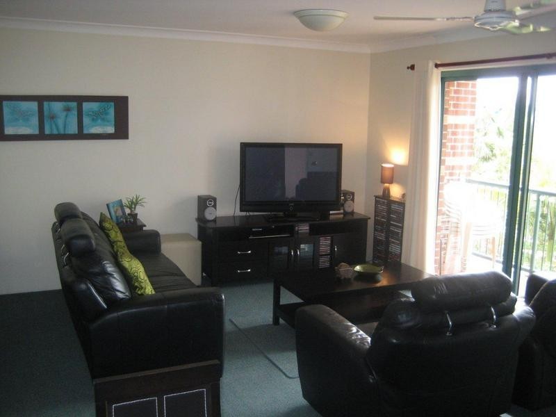 45 Pohlman Street, Southport QLD 4215