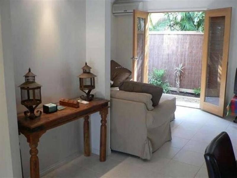 31 Fisher Avenue, Southport QLD 4215