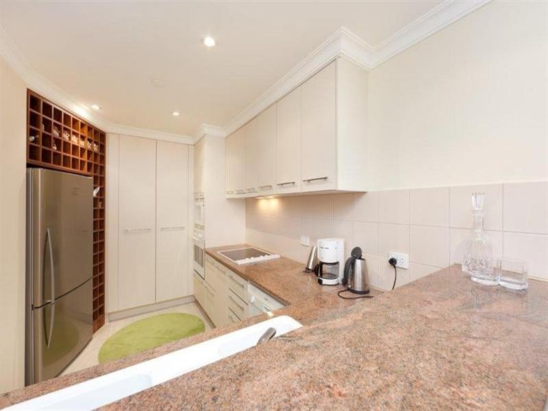 B4-1 Brighton Parade, Southport QLD 4215