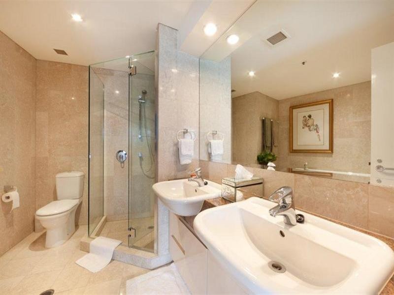 B4-1 Brighton Parade, Southport QLD 4215