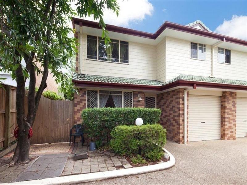 180 Topaz Grove Queen Street, Southport QLD 4215