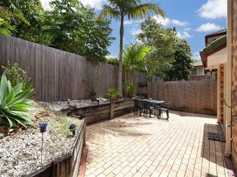 180 Topaz Grove Queen Street, Southport QLD 4215