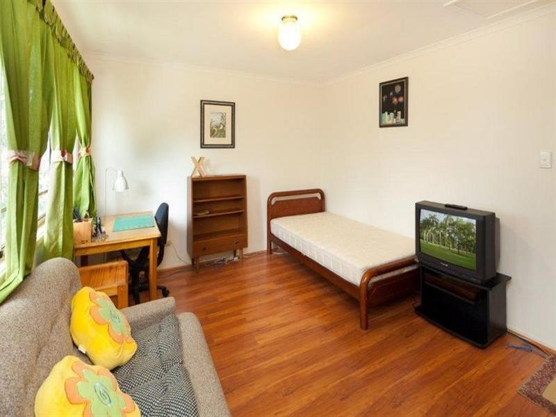 180 Topaz Grove Queen Street, Southport QLD 4215