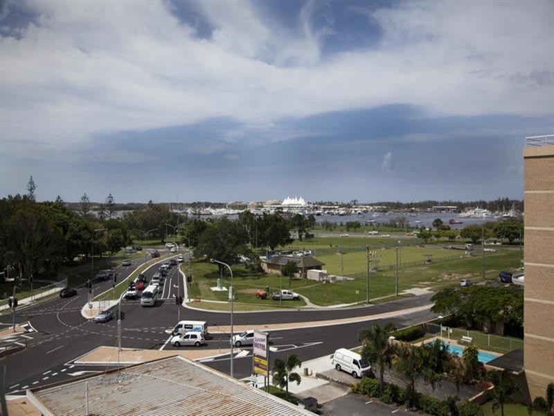 65 Bauer Street, Southport QLD 4215