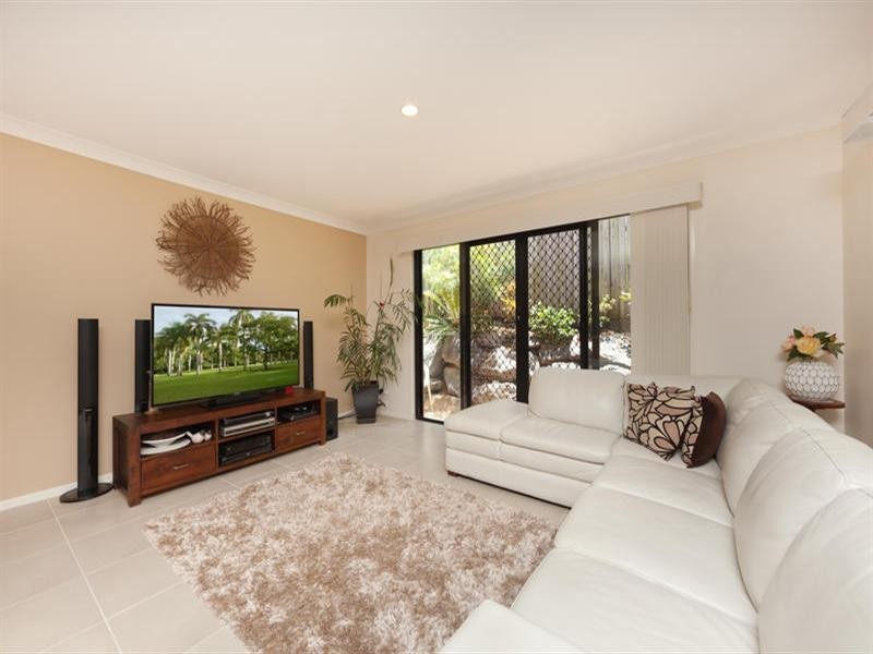 4 59 Eugaree Street, Southport QLD 4215