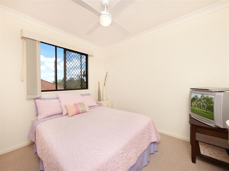 4 59 Eugaree Street, Southport QLD 4215