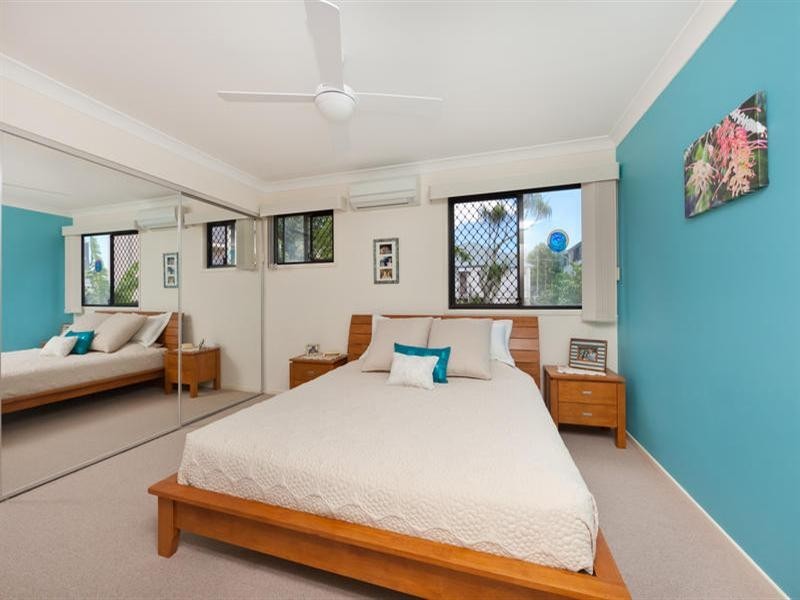 4 59 Eugaree Street, Southport QLD 4215