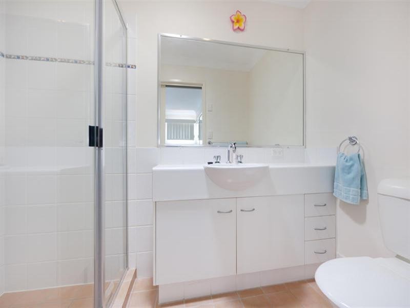 4 59 Eugaree Street, Southport QLD 4215