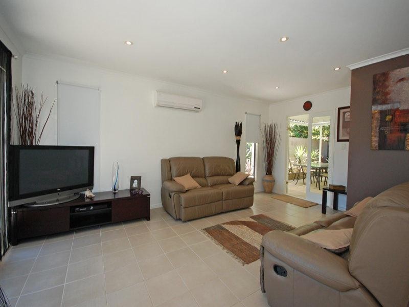 72 Benowa Road, Southport QLD 4215