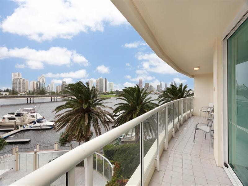 75 Brighton Parade, Southport QLD 4215