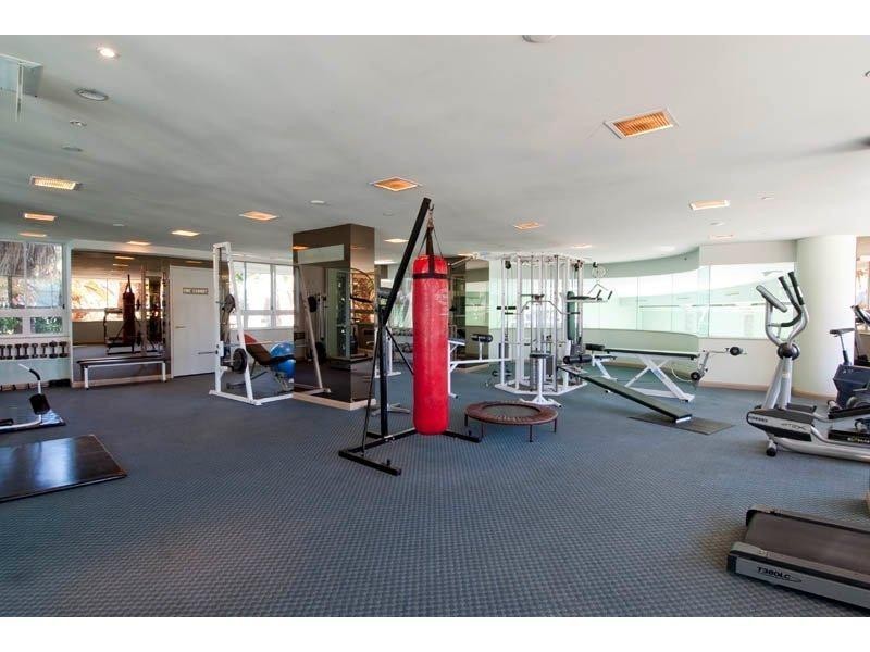 75 Brighton Parade, Southport QLD 4215