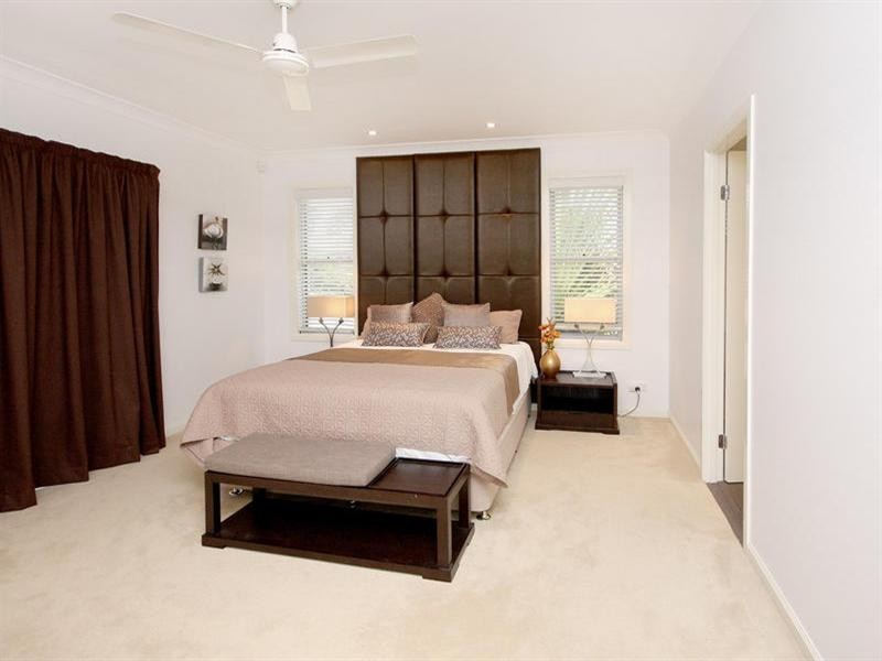 2 Torquay Place, Arundel QLD 4214