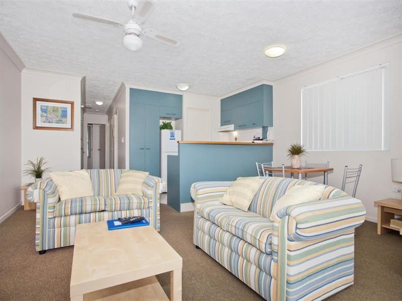 8 7 Robert Street, Labrador QLD 4215