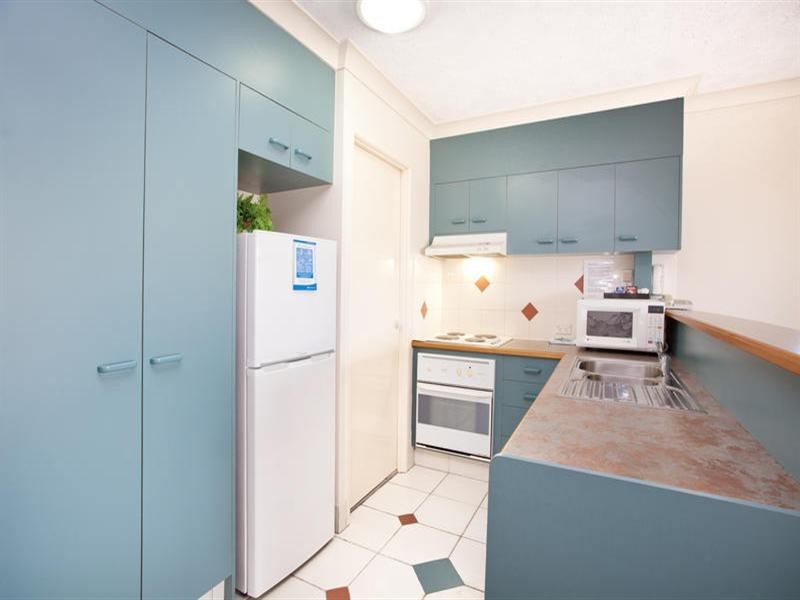 8 7 Robert Street, Labrador QLD 4215