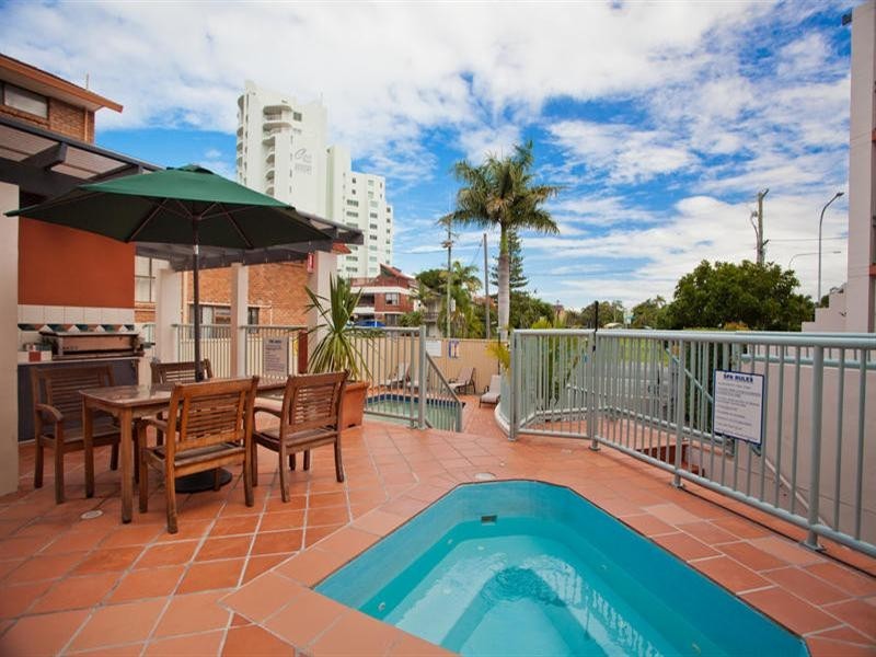 8 7 Robert Street, Labrador QLD 4215