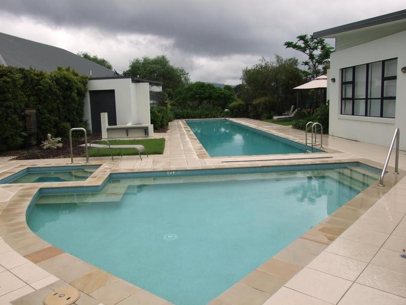 310 Easthill Drive, Robina QLD 4226