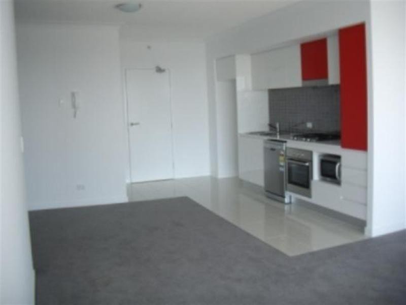 9 Lawson Street, Southport QLD 4215