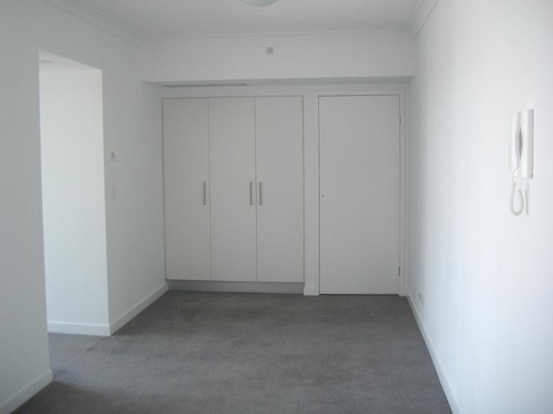 9 Lawson Street, Southport QLD 4215