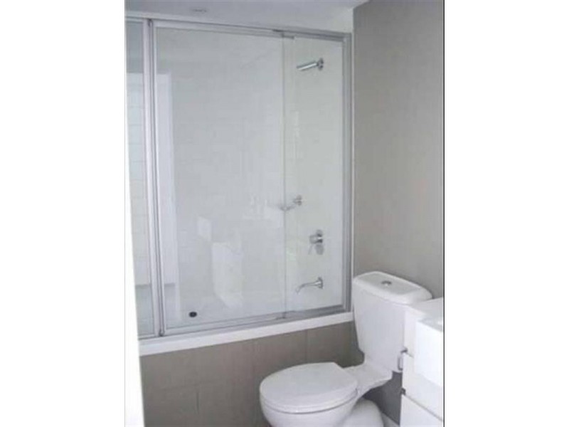 9 Lawson Street, Southport QLD 4215