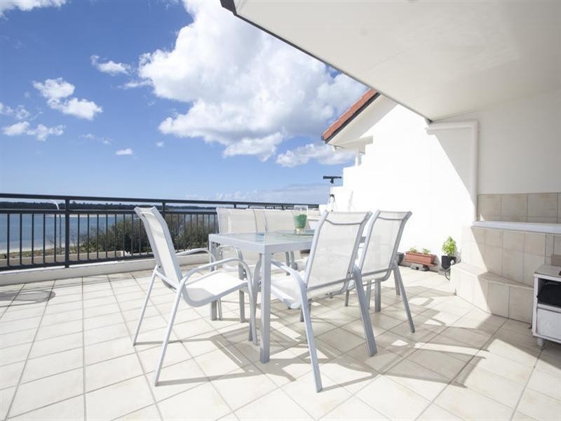 392 Marine Parade, Labrador QLD 4215