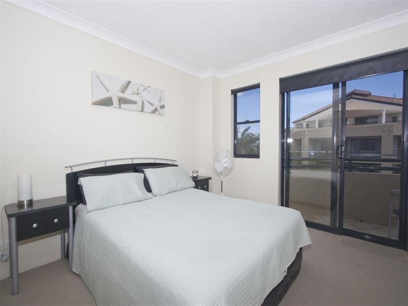 392 Marine Parade, Labrador QLD 4215