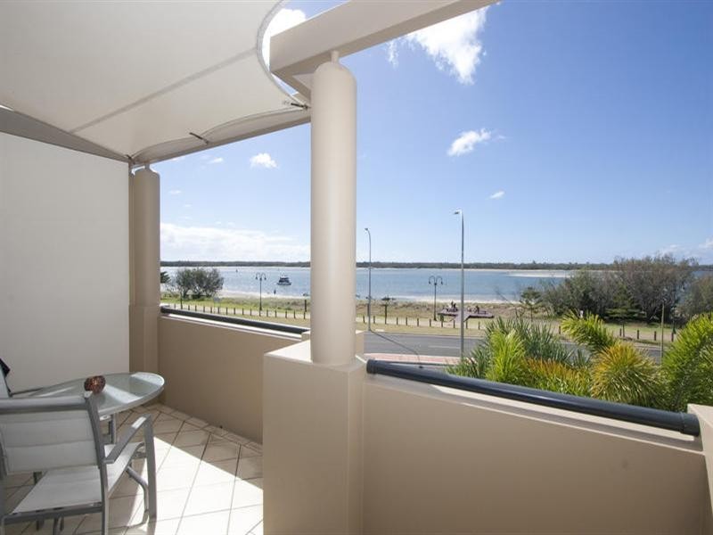 392 Marine Parade, Labrador QLD 4215
