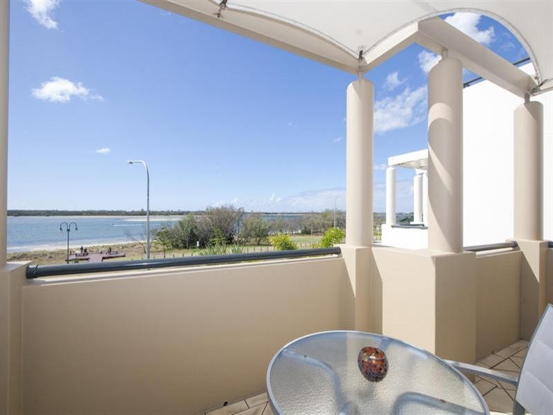 392 Marine Parade, Labrador QLD 4215