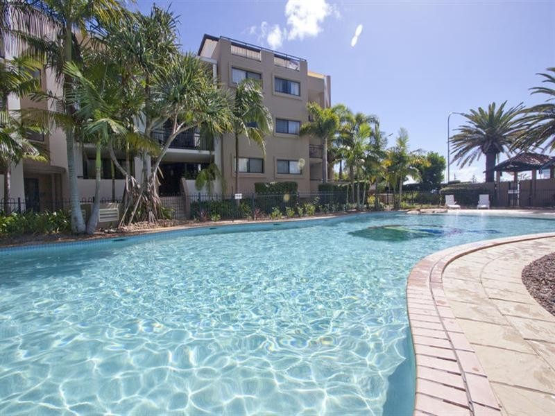 392 Marine Parade, Labrador QLD 4215