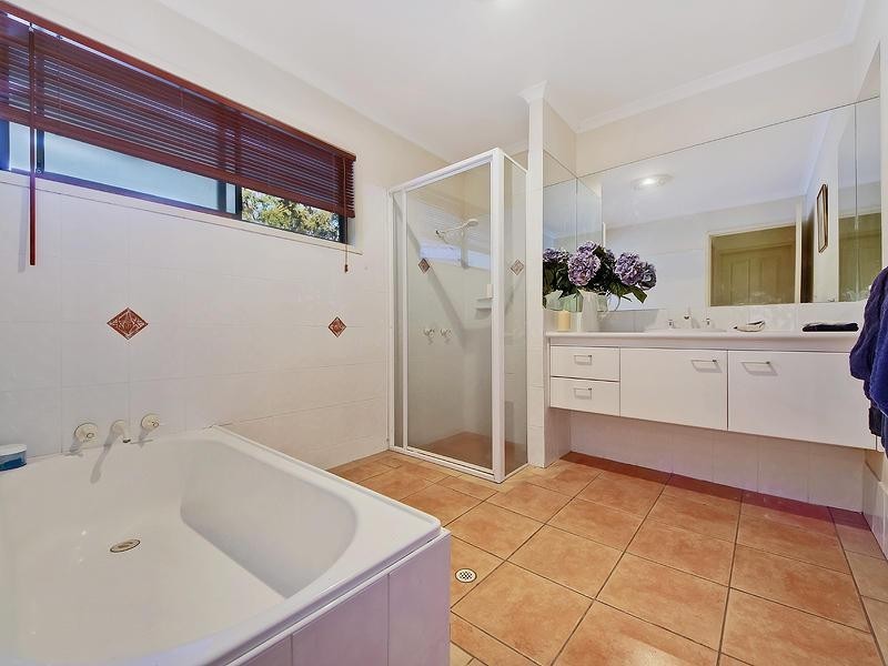 6 Midgera Street, Ashmore QLD 4214