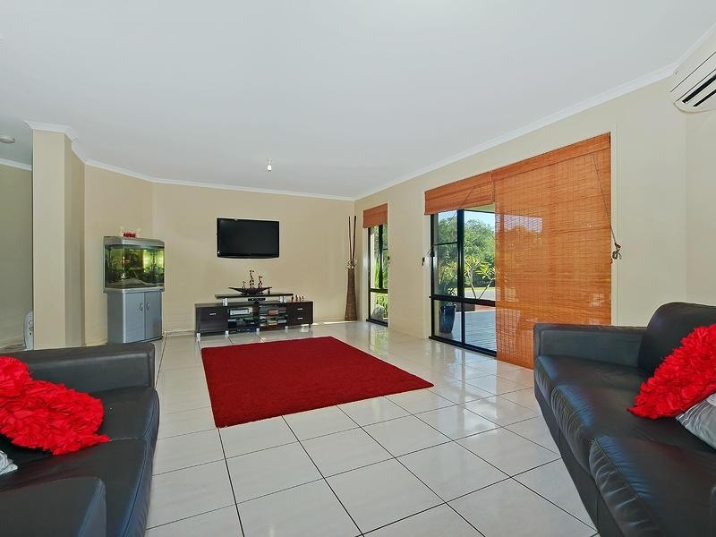 37 Mountain View Crest, Mount Nathan QLD 4211