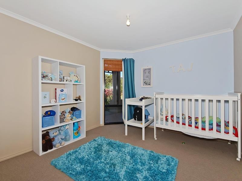 37 Mountain View Crest, Mount Nathan QLD 4211