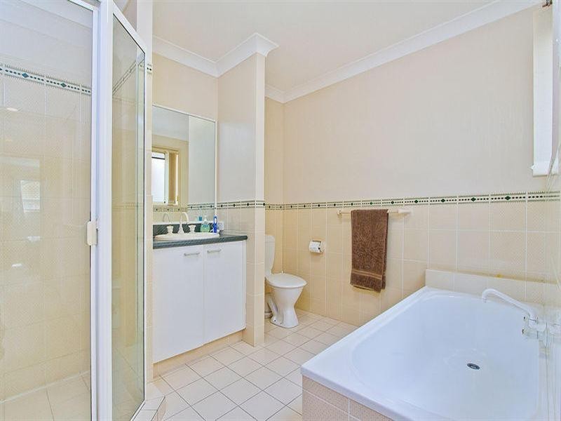 5 50 Pohlman Street, Southport QLD 4215