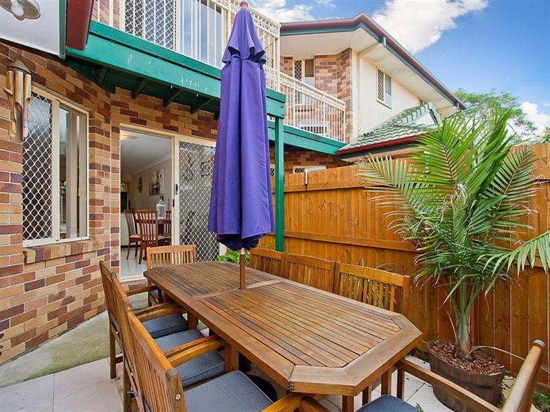 5 50 Pohlman Street, Southport QLD 4215