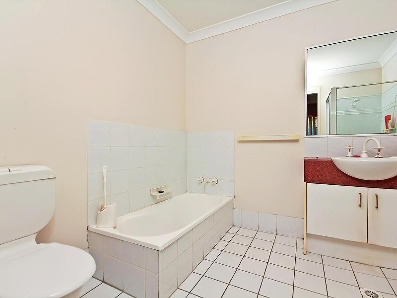 100 Racecourse Drive, Bundall QLD 4217