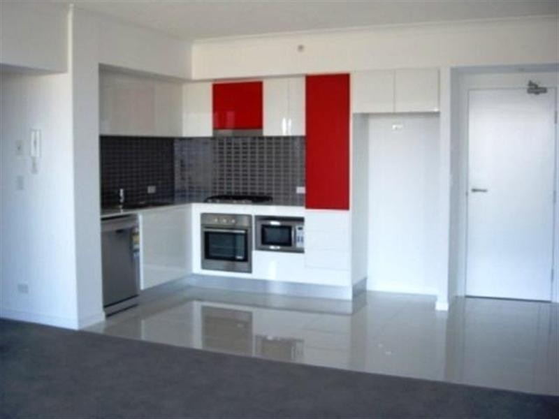 9 Lawson Street, Southport QLD 4215