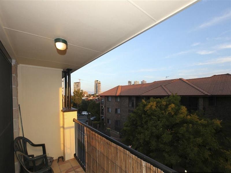 152 High Street, Southport QLD 4215