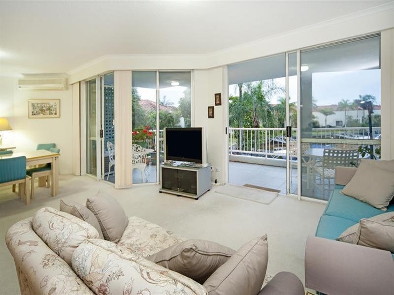 8 75 Morala Avenue, Runaway Bay QLD 4216