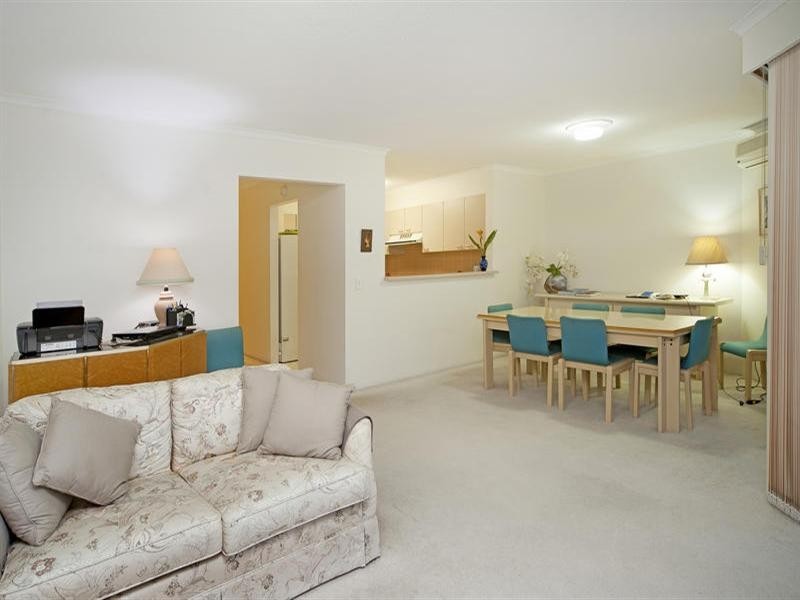 8 75 Morala Avenue, Runaway Bay QLD 4216