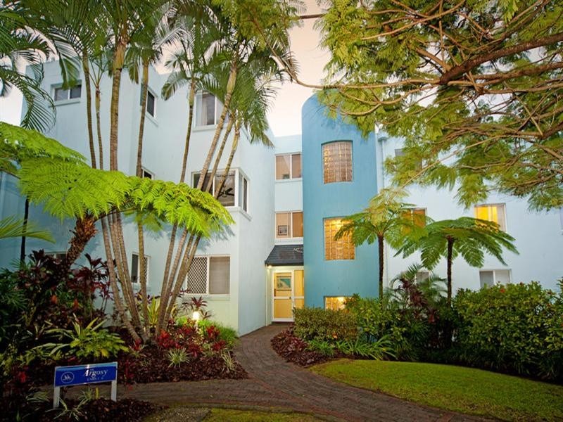 8 75 Morala Avenue, Runaway Bay QLD 4216