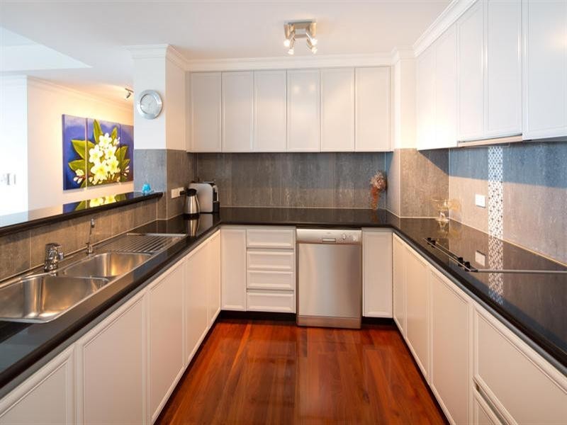 C17-2 75 Brighton Parade, Southport QLD 4215