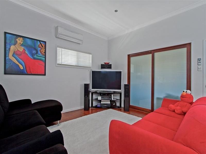 18 William Street, Southport QLD 4215