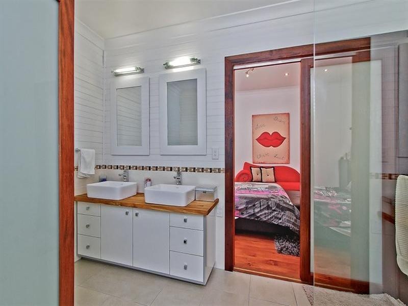 18 William Street, Southport QLD 4215