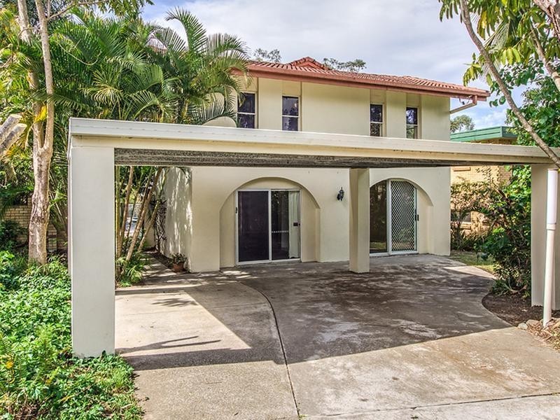 16 Petersen Avenue, Southport QLD 4215