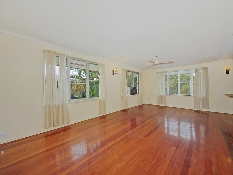 16 Petersen Avenue, Southport QLD 4215