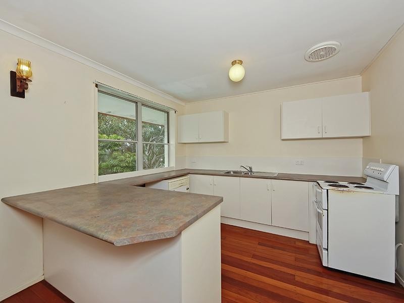 16 Petersen Avenue, Southport QLD 4215