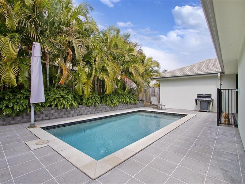 9 Beaumont Crescent, Pacific Pines QLD 4211