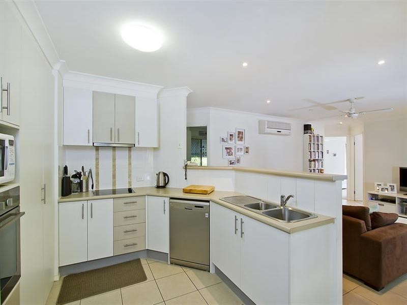 9 Beaumont Crescent, Pacific Pines QLD 4211