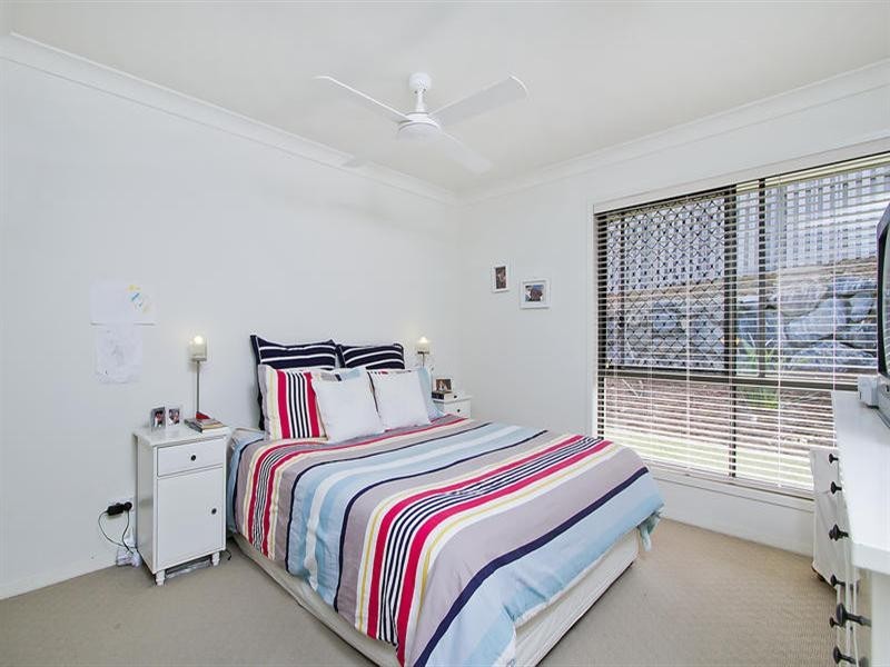 9 Beaumont Crescent, Pacific Pines QLD 4211