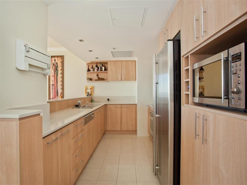 2102 50 Marine Parade, Southport QLD 4215