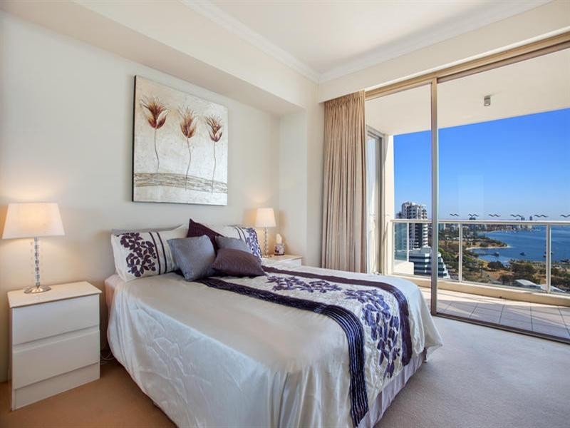 2102 50 Marine Parade, Southport QLD 4215